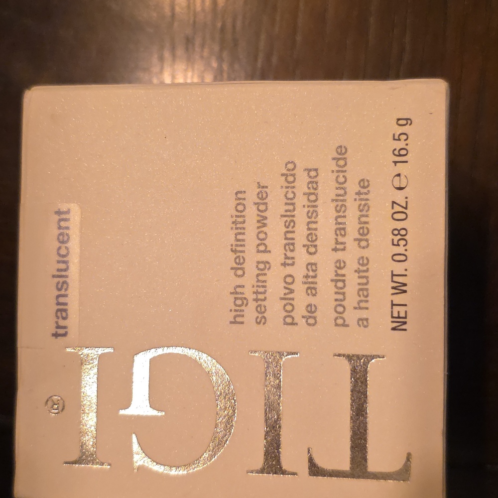 TIGI translucent setting powder